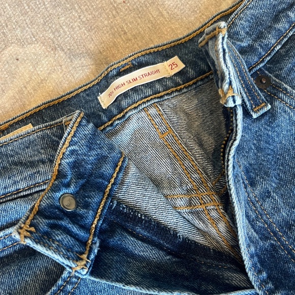 Levi’s 70'S HIGH RISE SLIM STRAIGHT WOMEN'S JEANS - Picture 6 of 9